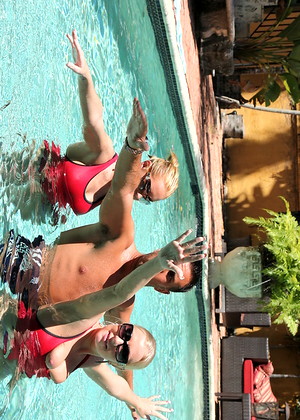 Brazzersnetwork Britney Brooks Warm Pool Mobile Pics