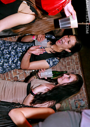 Partyhardcore Partyhardcore Model Experienced Nightclub Orgy Mobi Vr