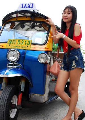 Tuktukpatrol Bew Part Convinsing Thai Withta