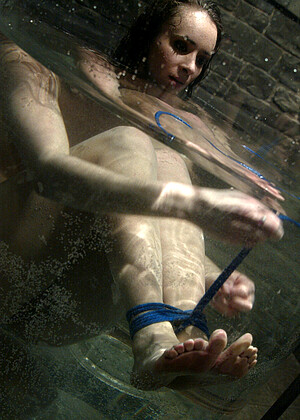 Waterbondage Maya Matthews Xxx411 Bondage Porn Edition
