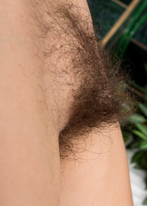 Wearehairy Wearehairy Model Features Vagina Porn Mobi