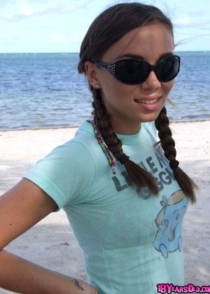 18 Years Old Alexis Capri Local Beach Xxxpartner jpg 8