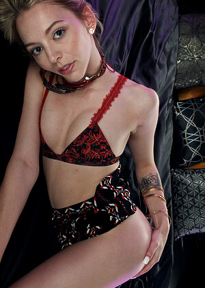 5k Porn Lily Larimar Dress Small Boobs Squeezingbutt Wide jpg 3