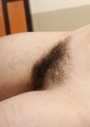 Atknaturalandhairy Model jpg 15