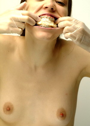 Beautyandbraces Model jpg 10