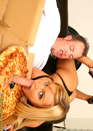 Big Sausage Pizza Memphis Fullhd Blonde Porno Video jpg 3