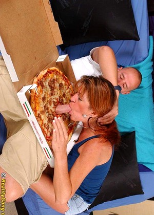 Big Sausage Pizza Rachel Ura Pizza Hardcore Sex Tweet jpg 4