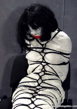 Bondagettes Model jpg 7