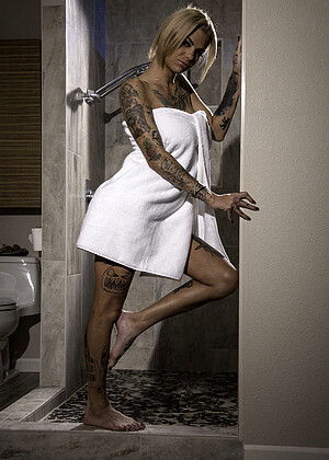 Bonnie Rotten Small Hands jpg 3