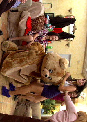 Dancing Bear Dancingbear Model Crazy Handjob Brazzers Hot jpg 12