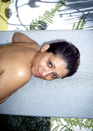 Desipapa Desipapa Model Sexbbwxxx Pool Lesbian Nude jpg 5