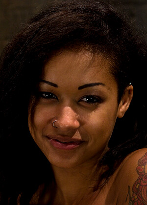 Device Bondage Skin Diamond Skyy Brunette Iwia jpg 11