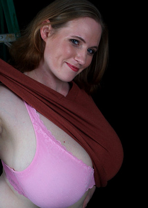 Divinebreasts Model jpg 5