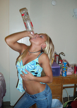 Drunk Attention Whores Drunkattentionwhores Model Online Blondes Livexxx jpg 9