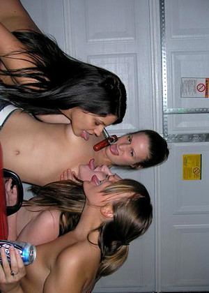  tag pichunter a Alcohol pornpics (3)