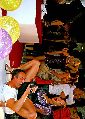 Drunk Sex Orgy Drunksexorgy Model Twitter Jeans Beach jpg 13