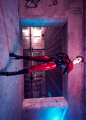 Dutch Dame Shop Dutchdameshop Model Sha Latex Bates jpg 11