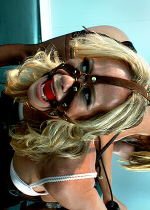 Electro Sluts Chanel Preston Simone Sonay Cute Femdom Bangroos jpg 3