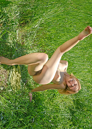 Erotic Beauty Mak Grouphot Jumping Butterworth Fatnaked jpg 5
