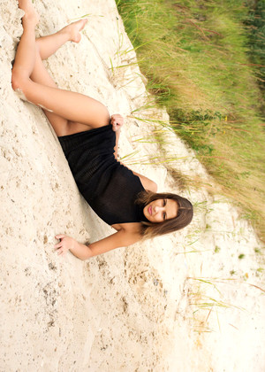 Erotic Beauty Sandra Lauver Summer Skinny Pegging jpg 10