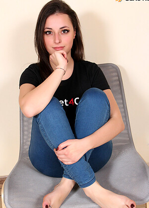 Foot Fetish Beauties Ilaria Murid Jeans Fuck Imagw jpg 5