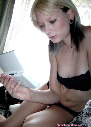 Geekgirlsonline Model jpg 12