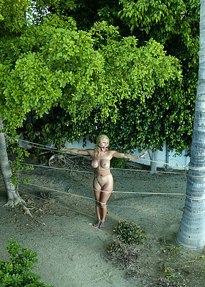 Hogtied Dee Williams Jenni Lee Jenya Princess Donna Dolore Pantiesfotossex Bondage Naugthy jpg 19