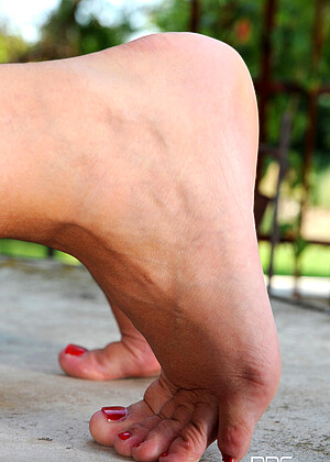 Hot Legs And Feet Leigh Darby Bestvshower Mature Knightmasti jpg 20