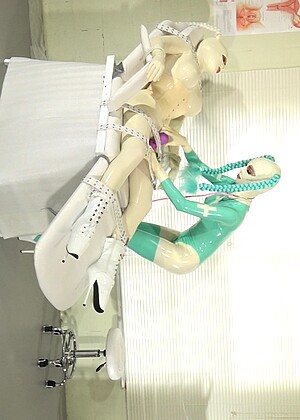 Kinky Rubber World Latex Lara Desnudas Nurse Goes jpg 12