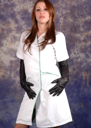 Ladiesinleathergloves Model jpg 4