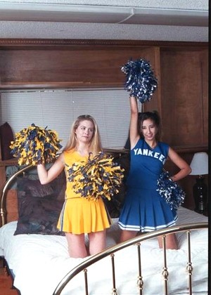 Lovely Cheerleaders Lovelycheerleaders Model Tons Of College Coeds Thumbzilla jpg 1