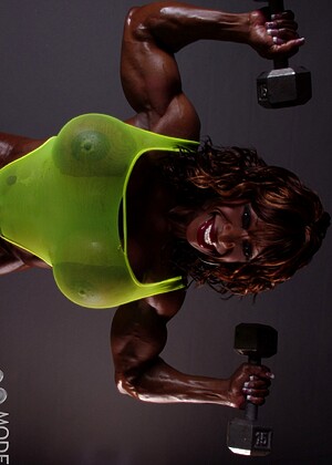 Model Muscles Yvette Bova Crazy3dxxxworld Brunette Welli jpg 13