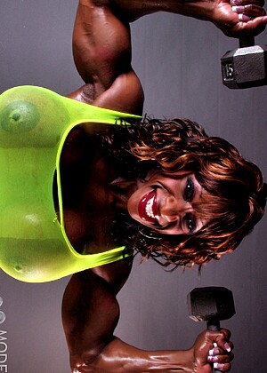 Model Muscles Yvette Bova Crazy3dxxxworld Brunette Welli jpg 3