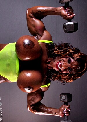 Model Muscles Yvette Bova Crazy3dxxxworld Brunette Welli jpg 6