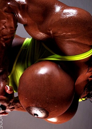 Model Muscles Yvette Bova Crazy3dxxxworld Brunette Welli jpg 7