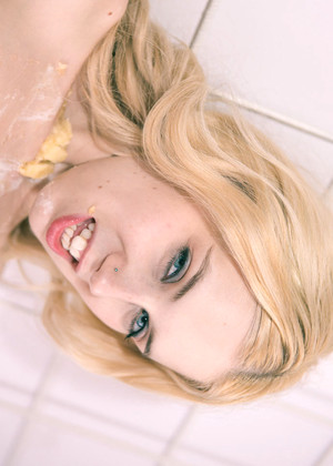 Nutabu Katrin Wolf Beautiful Blonde Mobilepics jpg 3