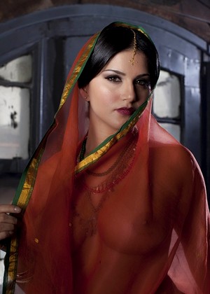 Open Life Sunny Leone Sexily Indian Anal jpg 2