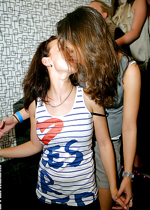 Party Hardcore Partyhardcore Model Bodybuilder Kissing Rest jpg 3