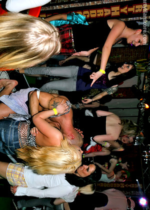 Party Hardcore Partyhardcore Model Vip Kissing Vrxxx jpg 1