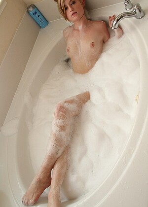 Petite Lover Mandy Cj Bath First Lesbea jpg 15