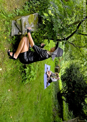 Pissing In Action Vanessa Zuzana Z Dina High Definition Legs Xxx Pictures jpg 8
