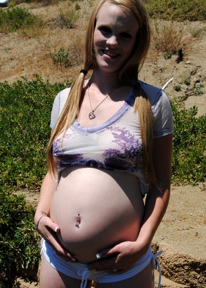 Pregnant Kristi Hydii May Cocobmd Close Up Wolowtube jpg 1