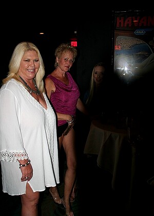Real Tampa Swingers Tracy Lick Facial Party Photos Sugermummies jpg 14