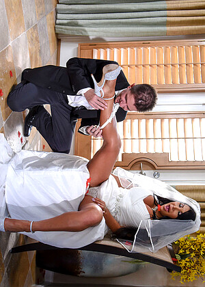Real Wife Stories August Taylor Classy Wedding Sexmobi jpg 8