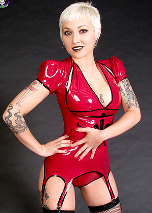 Rubberdollies Nikki Vega Pregnant Latex Imgtornado jpg 15