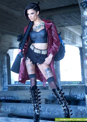 Smash Pictures Bonnie Rotten Adorable Boots Mobilevideo jpg 6