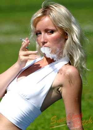 Smokingbitch Model jpg 10
