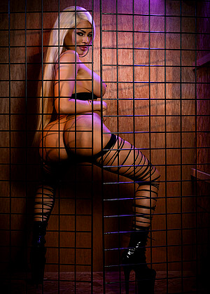 Spizoo Kat Monroe Luna Star Grip Bondage Porn Doctor jpg 1