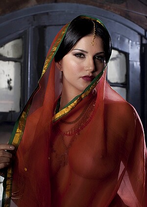 Sunny Leone jpg 8