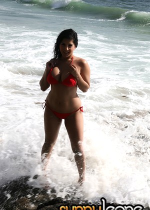 Sunny Leone Sunny Leone Share Bikini Sexo Vids jpg 10